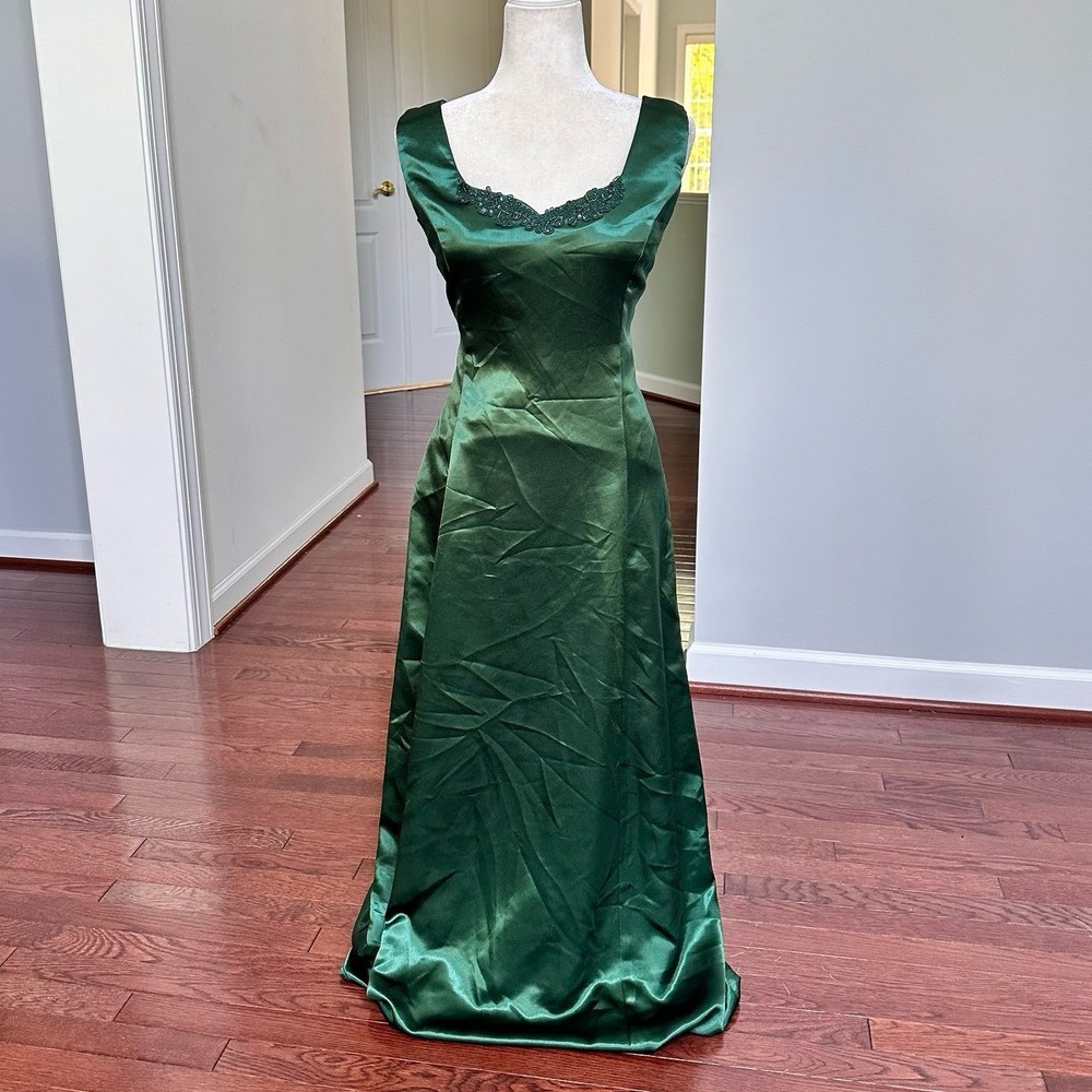 Nora's Designs Green Satin Embellished Trim‎ Feminine Dainty Simple Gown Dress